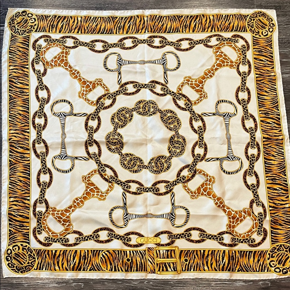 Gucci 100% Silk Animal Print Horsebit Scarf. Currently $540 on Gucci site‼️